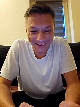tomek84 Live XXX Chat
