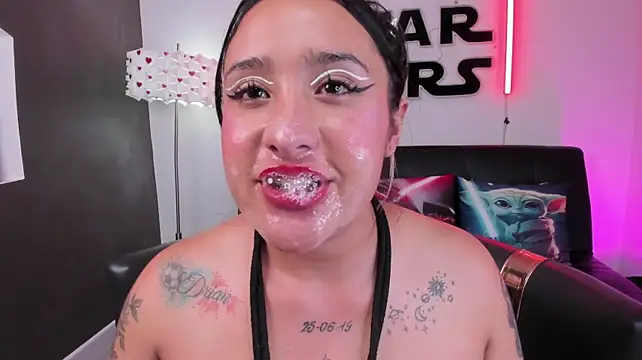 Miss_danika - play messy and destroy my face much sal