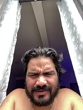MichaelBear_21 élő XXX-chatje