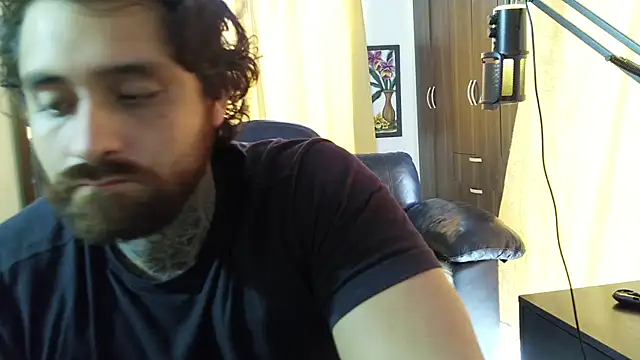 aronmiller404's Live XXX Chat