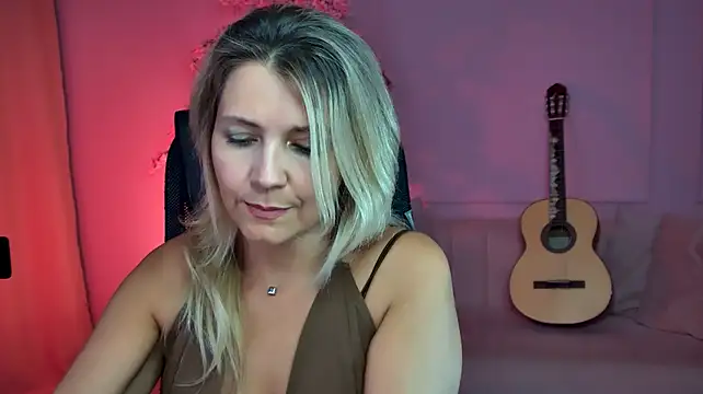 NicoleHitman's Live XXX Chat
