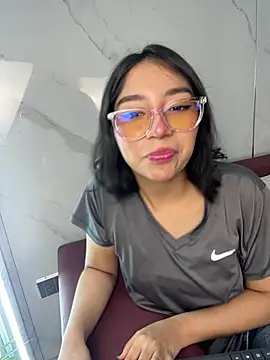 YumiGummy's Live XXX Chat