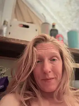GoldenFlameGoddess' Live XXX Chat