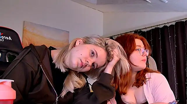 TinaDavil's Live XXX Chat