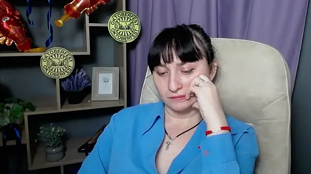 NinaFlawlees live XXX chat
