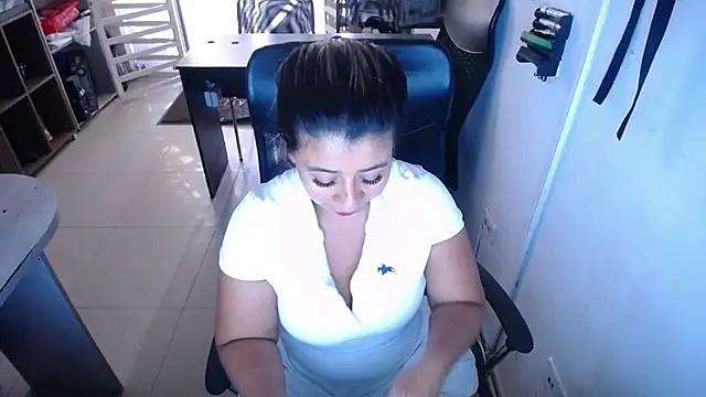 ashley_latina02 live XXX chat