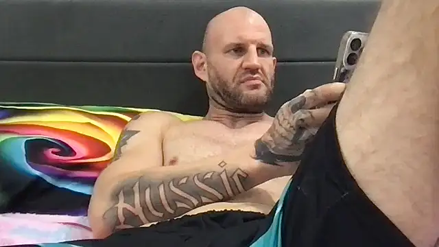 brianomally webkamerás műsora