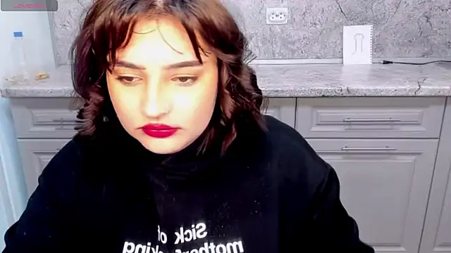 NikkiSummer Chat XXX in diretta