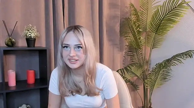 StaciaArb Chat XXX in diretta