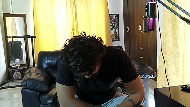 aronmiller404 – Naživo XXX chat