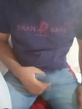 Smaiaz 现场XXX聊天