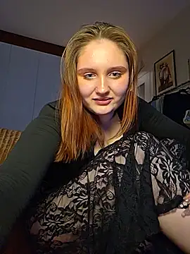 XXX chat uživo modela Kiki_Tiki