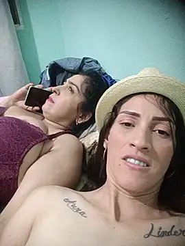 Chat XXX en directo de Vikyhot27