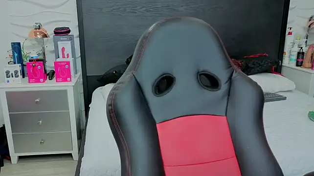 Živý XXX chat inkedsinners_