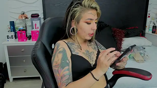 inkedsinners_: απευθείας συνομιλία ΧΧΧ