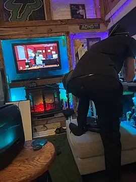 XXX chat uživo modela Twist_N_Tease