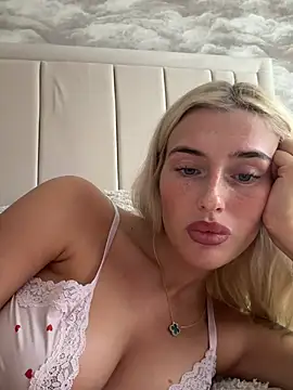 Blondetart69 - SPREAD MY TIGHT HOLES 🕳️