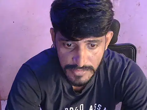 Yuvi_hot লাইভ XXX চ্যাট