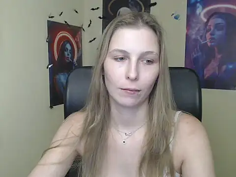StrangerGi live XXX chat