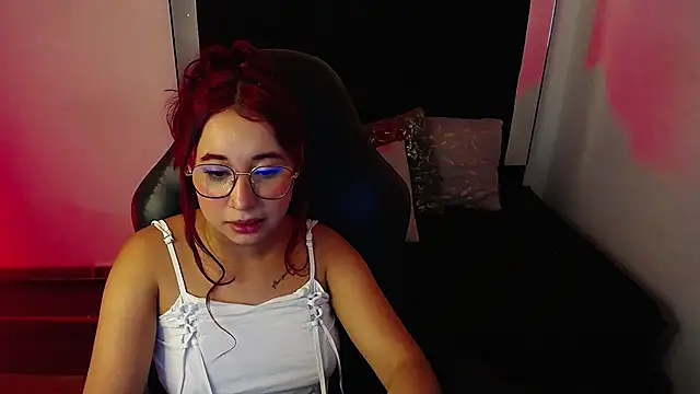 Lyrarose__ live XXX chat