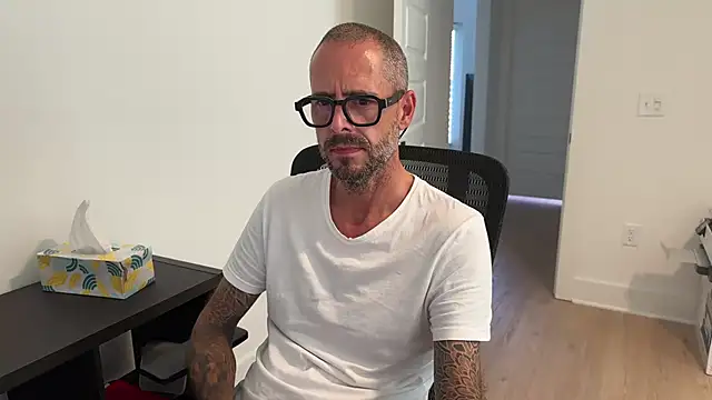 X_The_Naughty_Bi_X live XXX chat