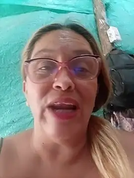 Chatroom XXX en direct de MOTHER_AND_SON09