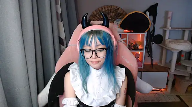 SaxonDibs live XXX chat