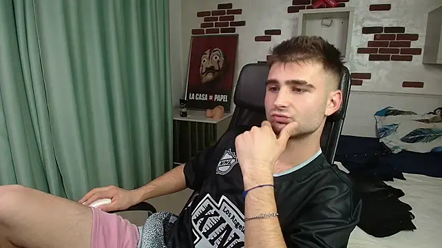 Czat XXX na żywo – KyloEast