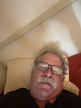 Živý XXX chat Caesar_Baxter