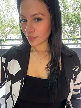 Chatroom XXX en direct de Sofia_Convers