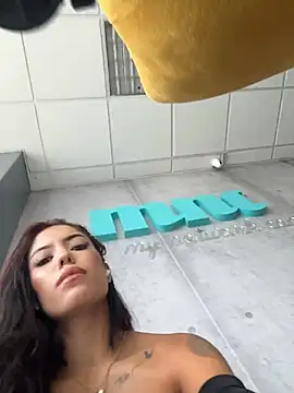 MystiqueXXX - BEAT MY CLIT WITH DOMI! 🥵🔥