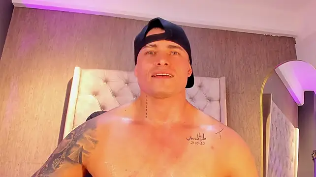 connorsmiith élő XXX-chatje