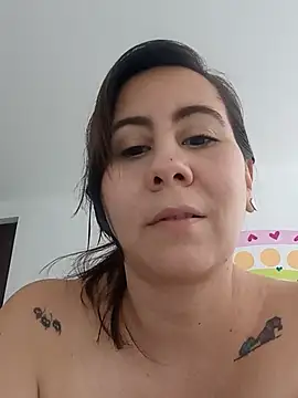 Sophie_tyler1 - topless 3min