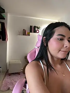Jenn_Layton - HI JENN WELCOME 🌻🌼✨⭐️🌟