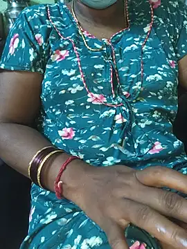 Tamilselviroja- Chat XXX in diretta