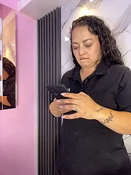Chatroom XXX en direct de Nails_Lucia