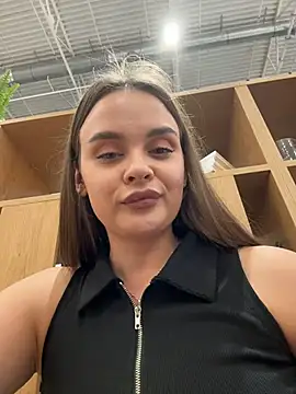 KristiRichn Live XXX chat