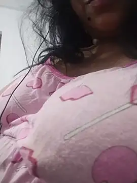 Chat XXX en directo de tharu_sweet