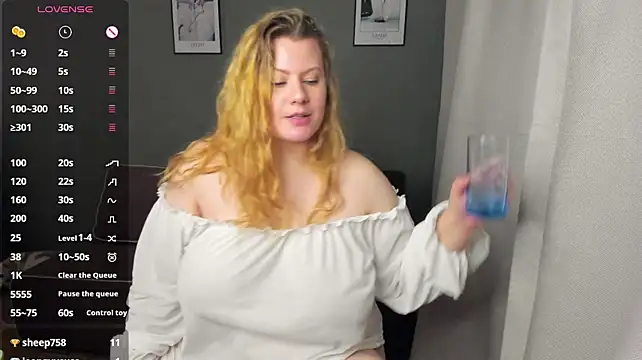 MariaStuart live XXX chat