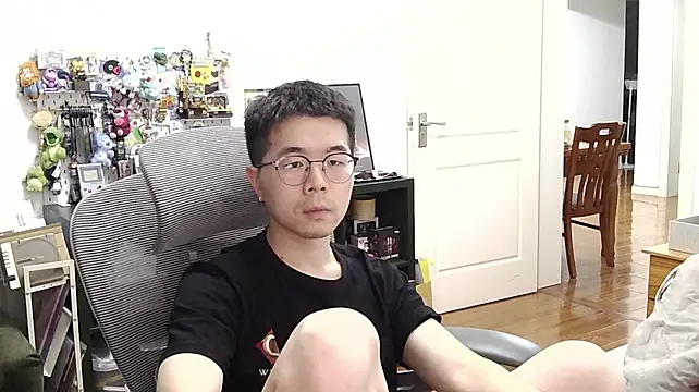 Adzard65 即時 XXX 聊天