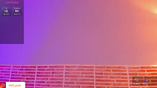 lilith_petit_ live XXX chat