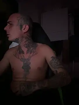 tatuato23 – Naživo XXX chat