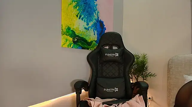 Megan_lux_