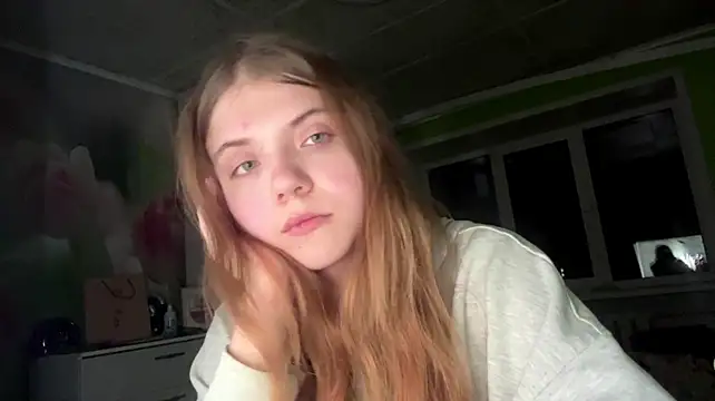 KerriHatten live XXX chat