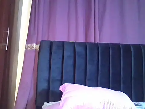 Alevic_ live XXX chat