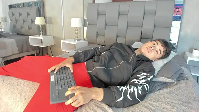 Chat XXX en directo de Charlie___Musk