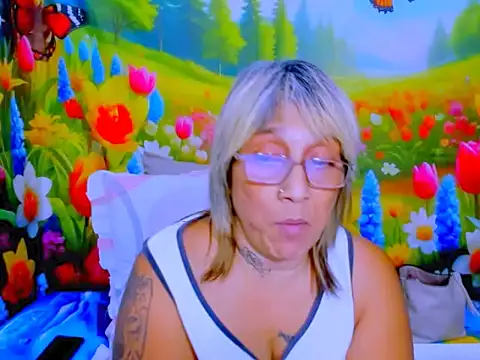 indianroxy live XXX chat