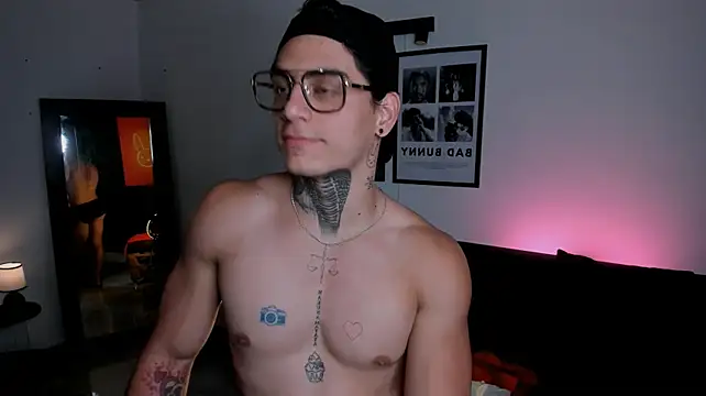 XXX chat uživo modela Simon_cortes