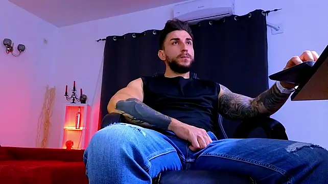Czat XXX na żywo – MightyAaron66
