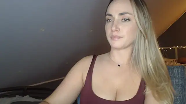 XXX chat uživo modela ScarlettSensitive